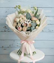 Букет цветов из:  Розы и Лизиантусы в Омутинское