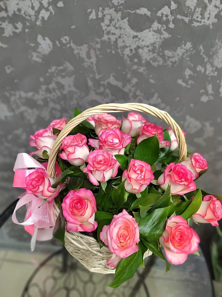 Цветочная композиция из Розы в корзине в Омутинское