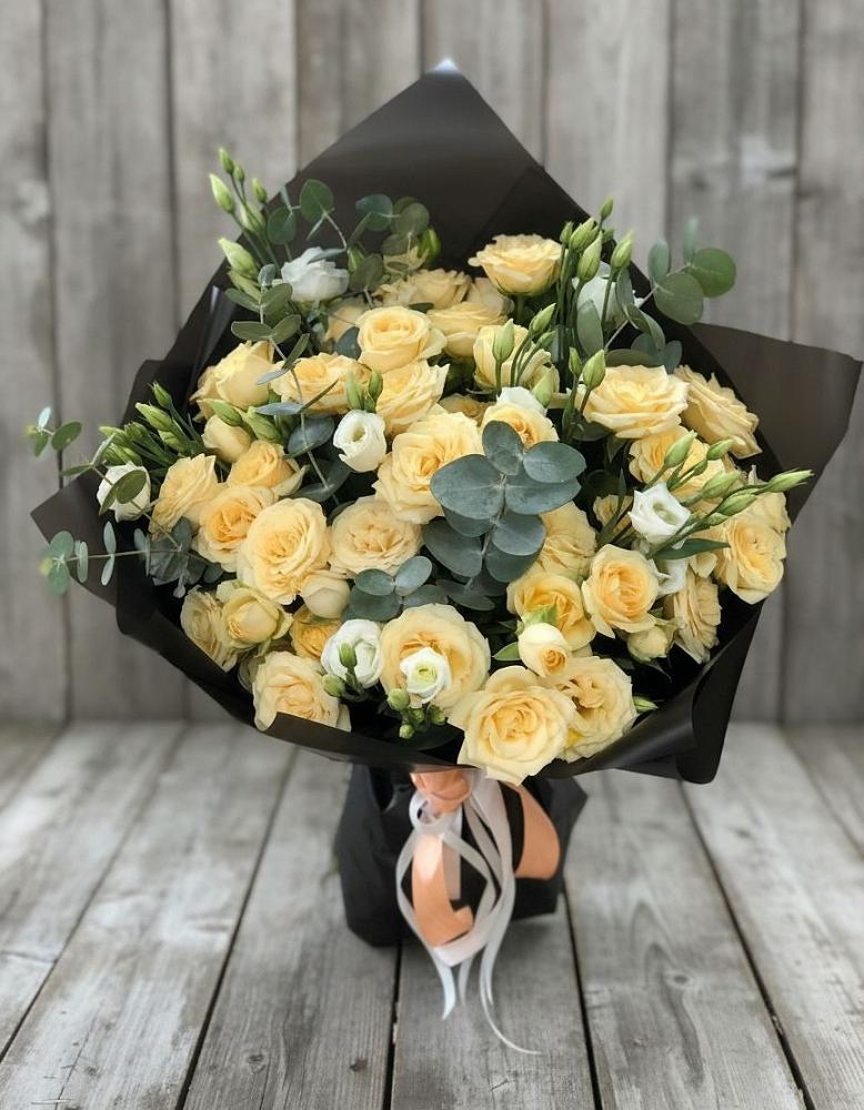 Букет цветов из: Розы и Лизиантусы в Омутинское