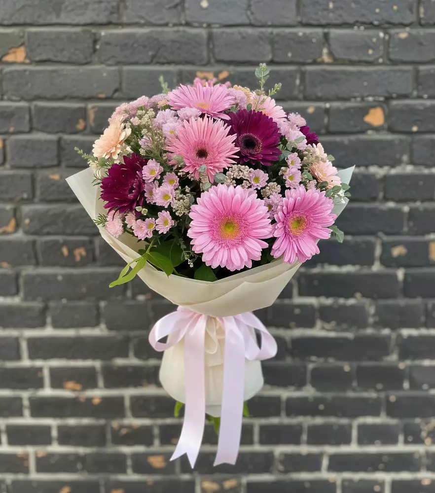 Букет цветов из: Герберы и Хризантемы в Омутинское