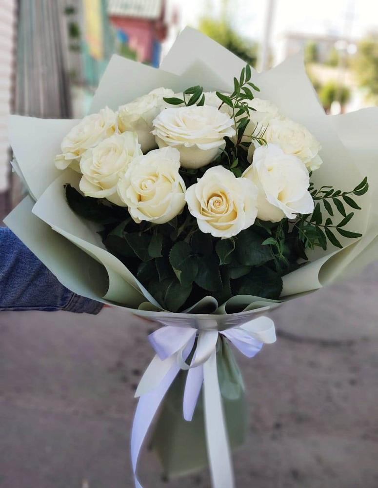 Букет Белые розы Проуд в Омутинское