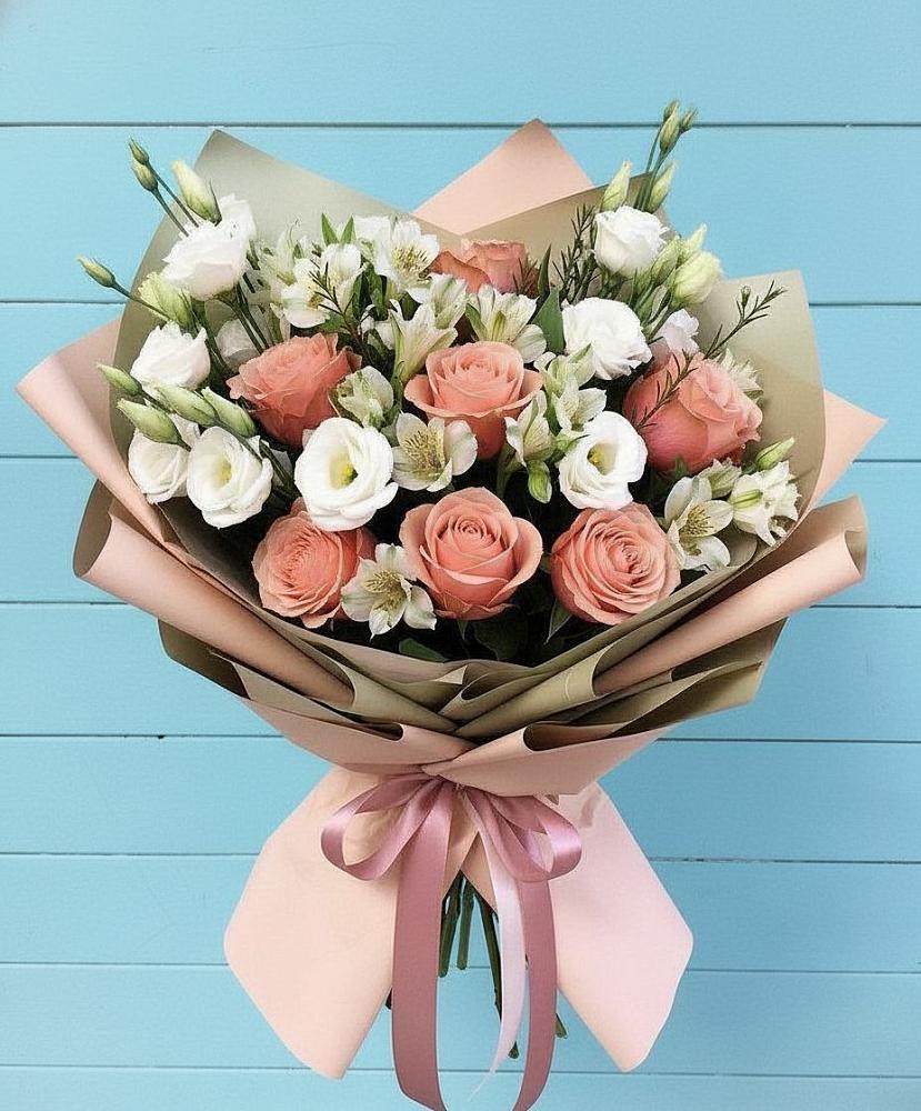 Букет цветов из: Розы, Альстромерии и Лизиантусы в Омутинское
