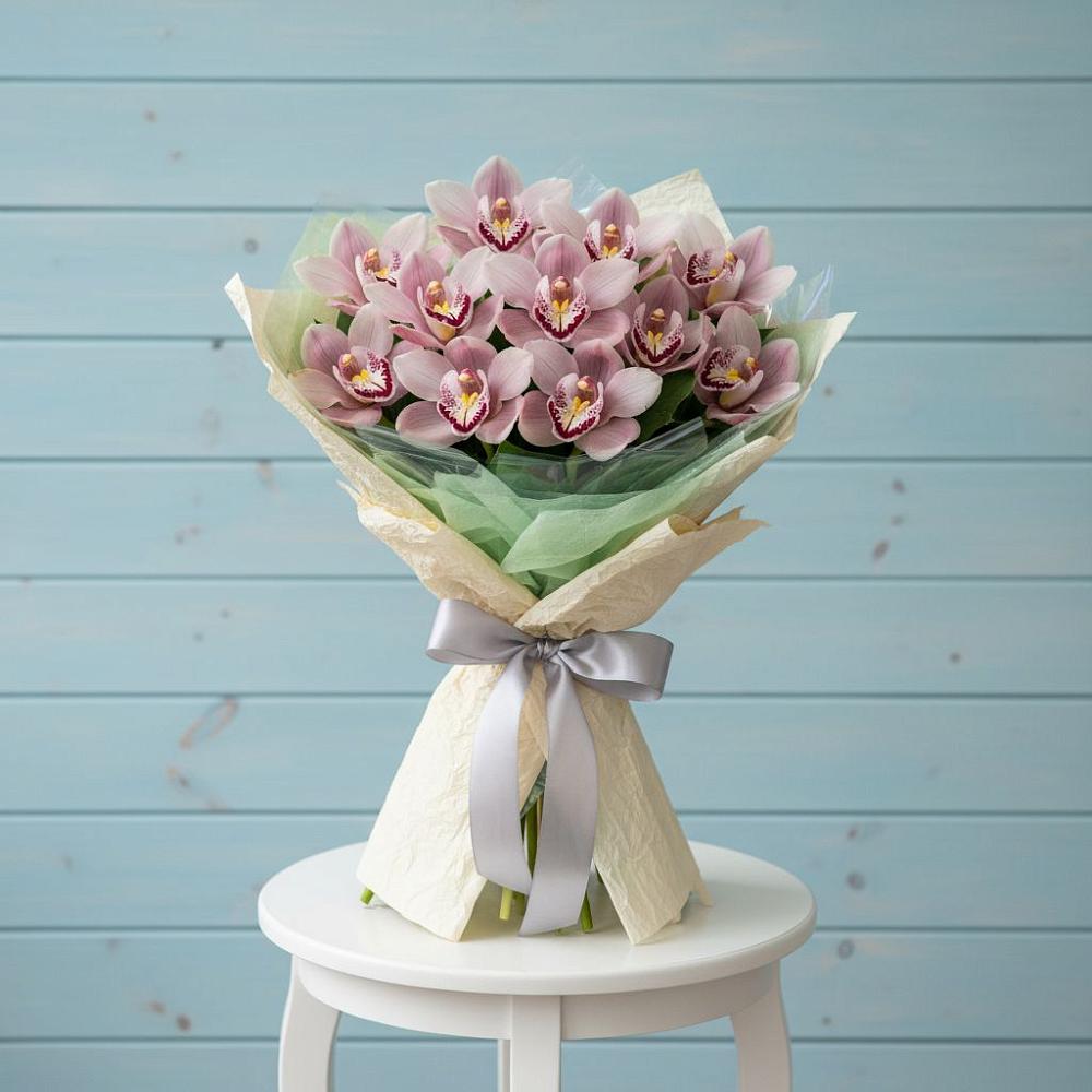 Букет цветов из: Орхидеи и Розы в Омутинское