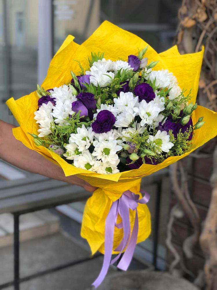 Букет цветов из: Ирисы, Хризантемы и Ромашки в Омутинское