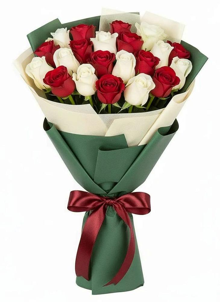 Букет Микс из красных и белых роз в Омутинское