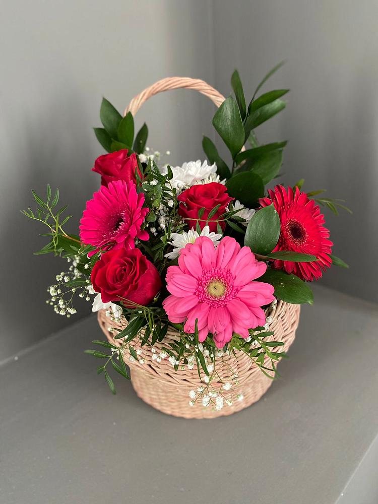 Цветочная композиция из Розы, Хризантемы и Герберы в корзине в Омутинское