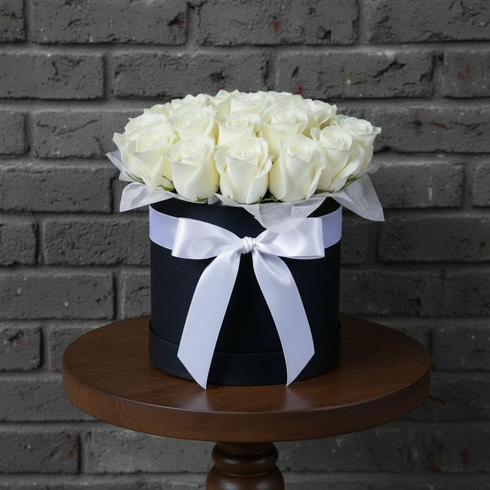 Цветочная композиция из Розы в шляпной коробке в Омутинское