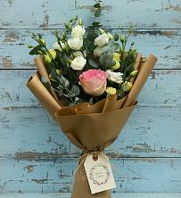 Букет цветов из:  Розы и Лизиантусы в Омутинское