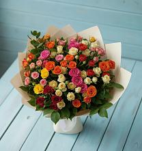 Букет Микс из разноцветных кустовых роз в Омутинское